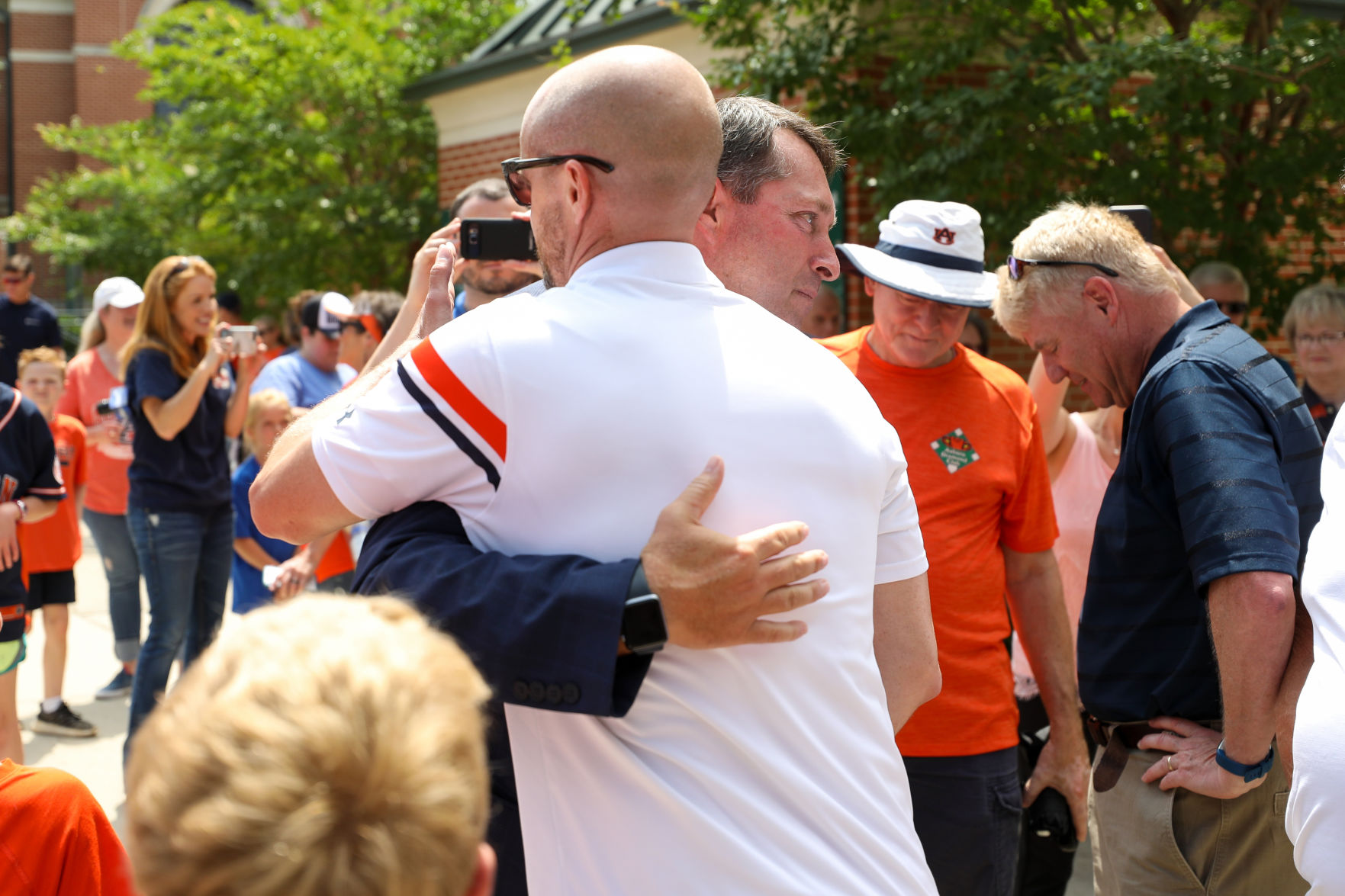 Auburn baseball departs for College World Series in Omaha